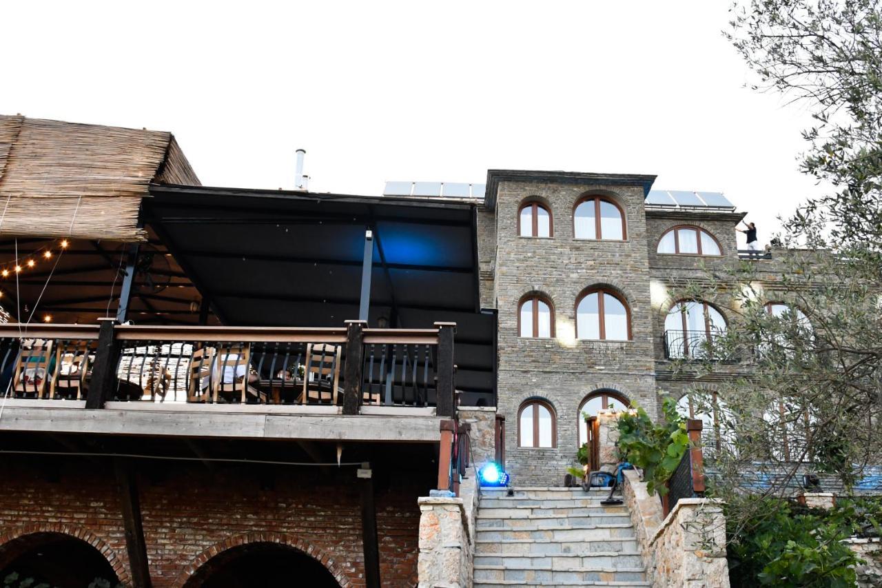 Hotel Restaurant Emblema Petrele Exterior foto