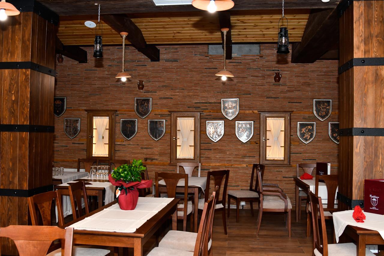 Hotel Restaurant Emblema Petrele Exterior foto