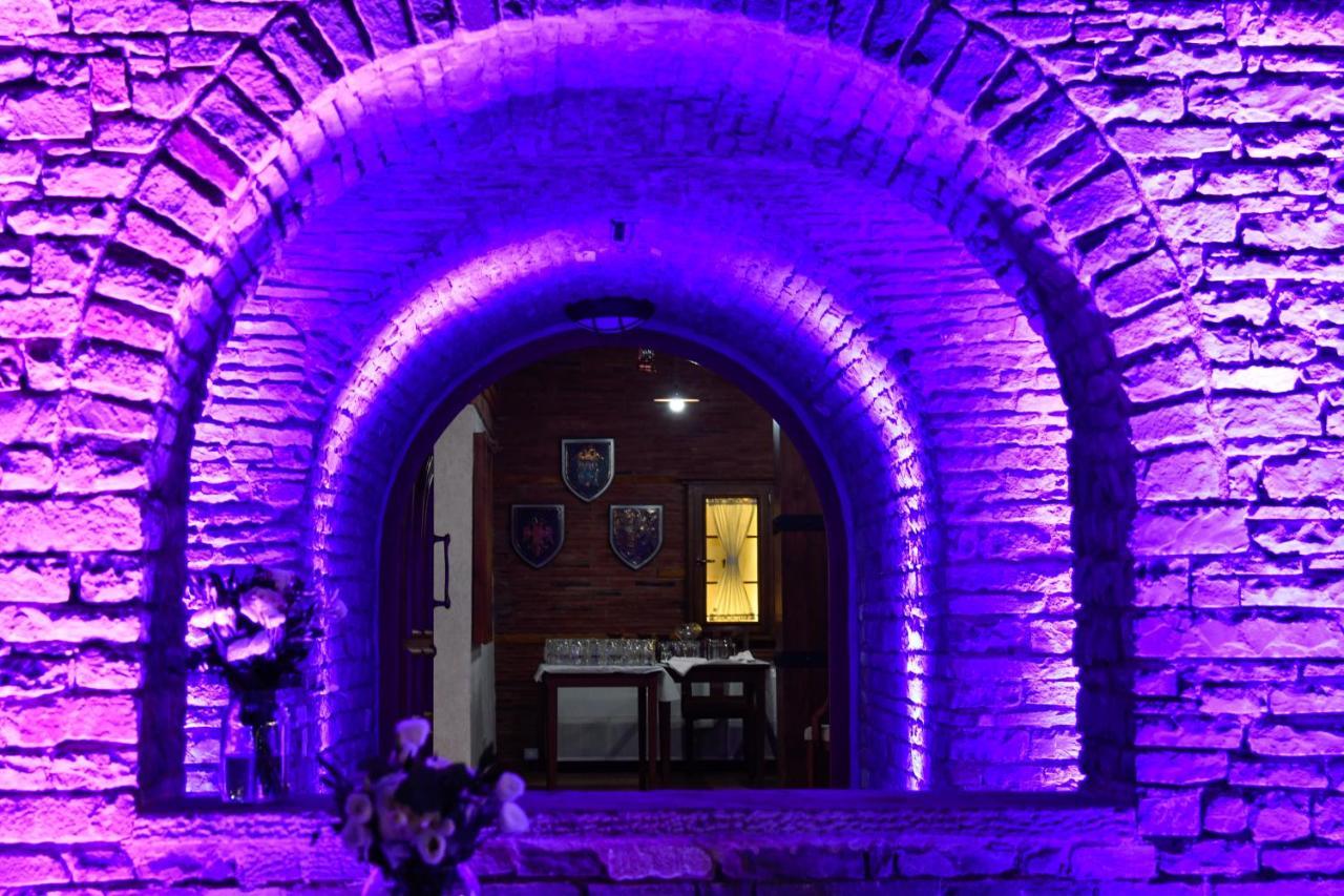 Hotel Restaurant Emblema Petrele Exterior foto