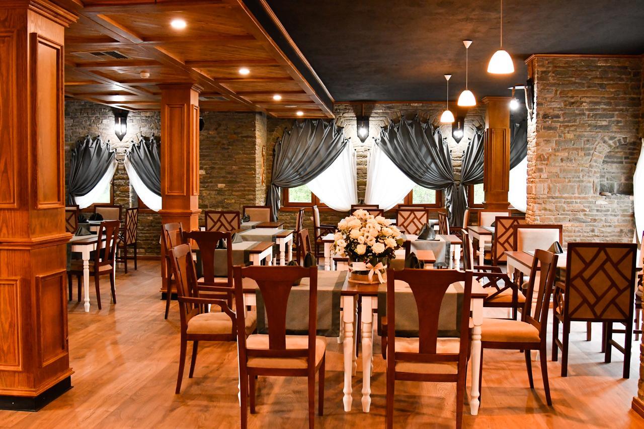Hotel Restaurant Emblema Petrele Exterior foto