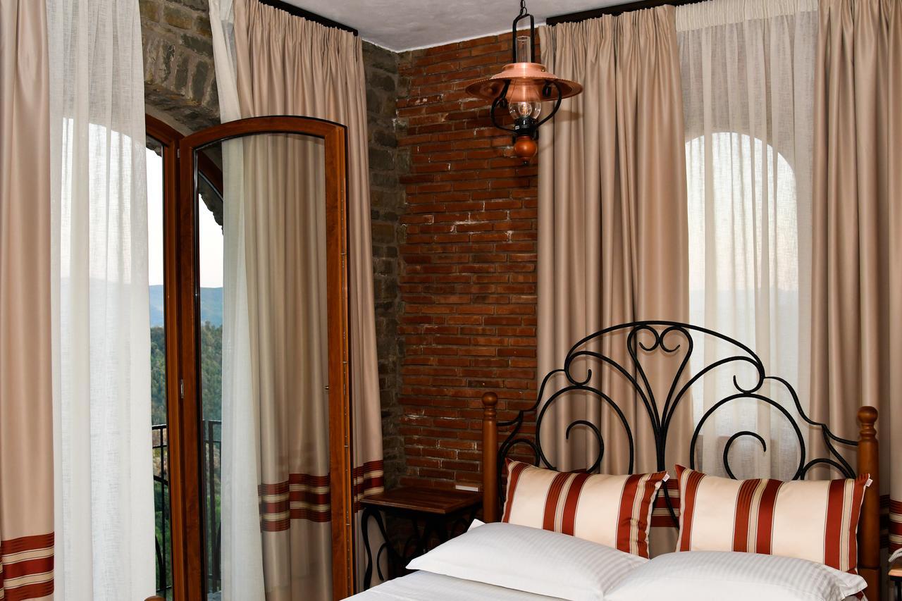 Hotel Restaurant Emblema Petrele Exterior foto