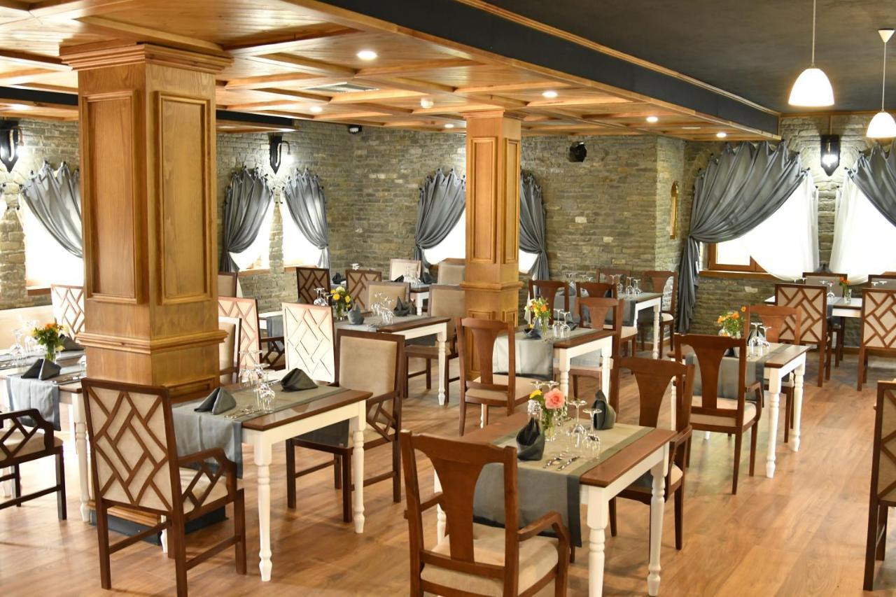 Hotel Restaurant Emblema Petrele Exterior foto