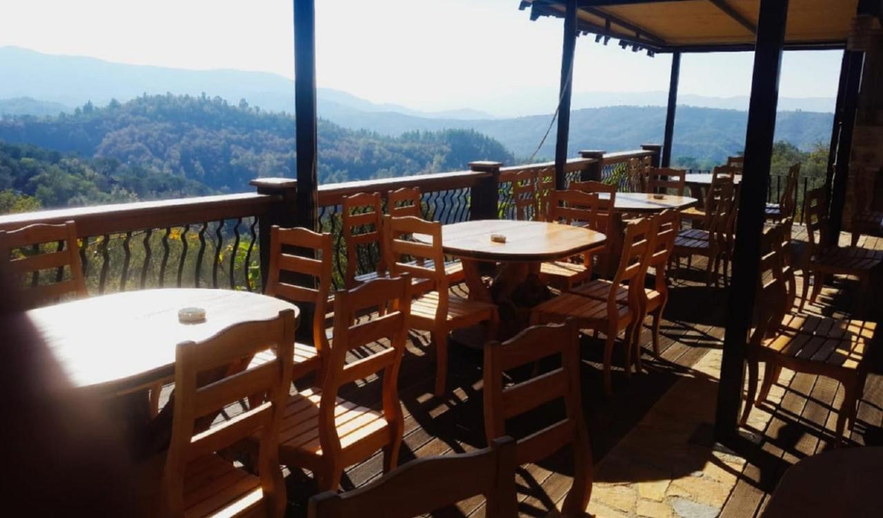 Hotel Restaurant Emblema Petrele Exterior foto